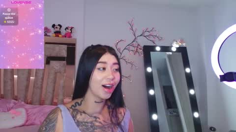 Snapshot of hilary_jones_22 chatting on November 2025 07:52:02 PM LUNA new account FOLLOW ME online show from November 2025 07:52:02 PM