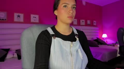 Snapshot of hilary_tailor chatting on September 2025 10:59:01 AM hilary_tailor online show from September 2025 10:59:01 AM
