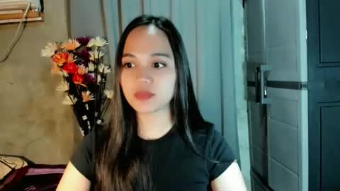 Snapshot of hilarymolly chatting on April 2026 03:07:01 AM hilarymolly online show from April 2026 03:07:01 AM