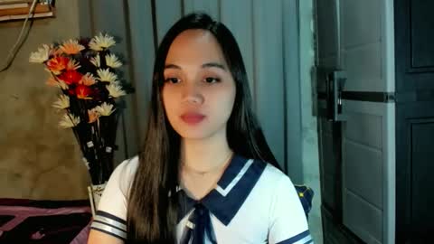 Snapshot of hilarymolly chatting on April 2026 06:51:02 AM hilarymolly online show from April 2026 06:51:02 AM