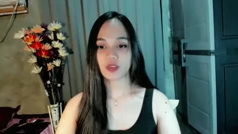 Snapshot of hilarymolly chatting on April 2026 03:02:01 PM hilarymolly online show from April 2026 03:02:01 PM
