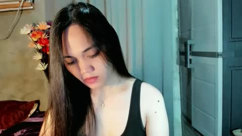 Snapshot of hilarymolly chatting on April 2026 08:35:01 AM hilarymolly online show from April 2026 08:35:01 AM