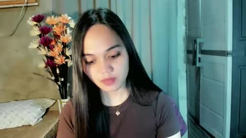 Snapshot of hilarymolly chatting on April 2026 08:57:02 PM hilarymolly online show from April 2026 08:57:02 PM