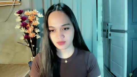Snapshot of hilarymolly chatting on May 2026 05:51:02 PM hilarymolly online show from May 2026 05:51:02 PM