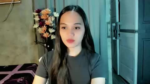 Snapshot of hilarymolly chatting on May 2026 06:13:01 PM hilarymolly online show from May 2026 06:13:01 PM