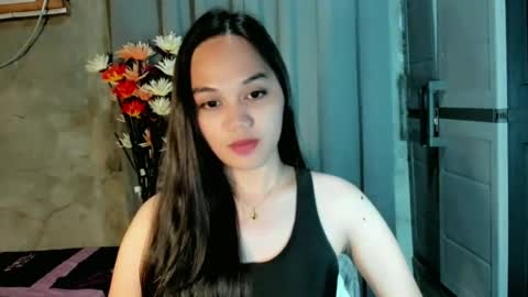 Snapshot of hilarymolly chatting on June 2026 06:39:01 PM hilarymolly online show from June 2026 06:39:01 PM