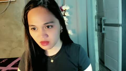 Snapshot of hilarymolly chatting on June 2026 09:52:01 PM hilarymolly online show from June 2026 09:52:01 PM