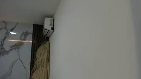 Hilary Thomsom online show from March 2026 12:22:01 PM