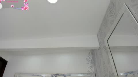 Hilary Thomsom online show from March 2026 12:19:02 PM