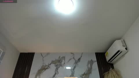 Hilary Thomsom online show from March 2026 12:10:02 PM