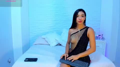 H I L E Y   online show from March 2025 02:10:02 PM