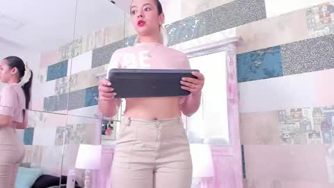 Hillary online show from October 2025 02:30:01 AM