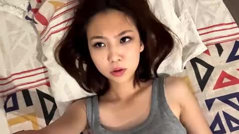 Snapshot of hillarynapenas chatting on July 2026 04:27:01 PM Yuna online show from July 2026 04:27:01 PM