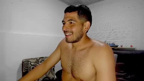 Snapshot of himoreno97 chatting on March 2025 04:05:02 AM Hi moreno online show from March 2025 04:05:02 AM