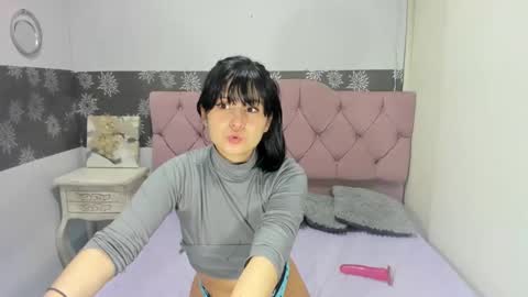 Snapshot of hinataliones26 chatting on January 2025 11:43:01 AM Hinata 3 online show from January 2025 11:43:01 AM