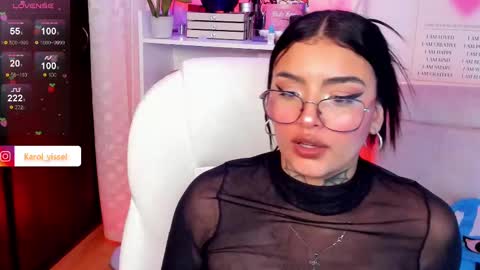 Snapshot of hinataweed01 chatting on March 2025 02:04:02 AM Karol Independent Model online show from March 2025 02:04:02 AM