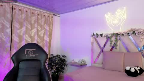 HINNA online show from April 2026 03:28:02 AM