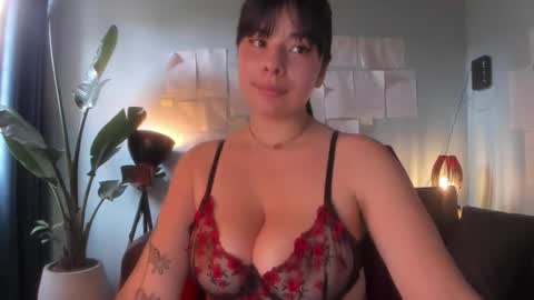 Hinnata online show from December 2025 04:46:01 PM