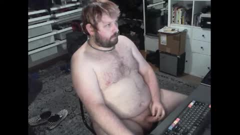 hipguy91 online show from December 2025 05:24:02 AM