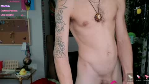 hippie_luver online show from August 2026 11:37:01 AM