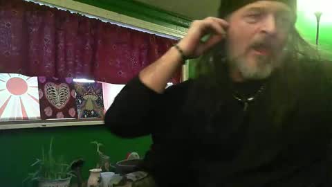 hippiedad333 online show from March 2026 11:15:01 PM