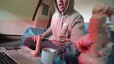 Snapshot of hippiezen chatting on January 2025 06:14:02 PM Hippie Jijm online show from January 2025 06:14:02 PM