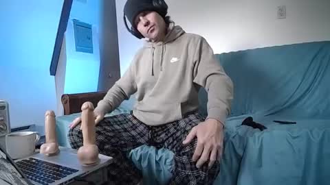 Snapshot of hippiezen chatting on February 2025 06:22:02 PM Hippie Jijm online show from February 2025 06:22:02 PM