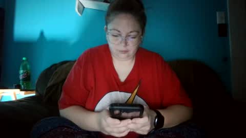 Snapshot of hippihope420 chatting on September 2025 09:43:02 AM Bella online show from September 2025 09:43:02 AM
