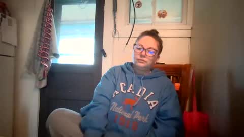 Snapshot of hippihope420 chatting on October 2025 12:08:02 PM Bella online show from October 2025 12:08:02 PM