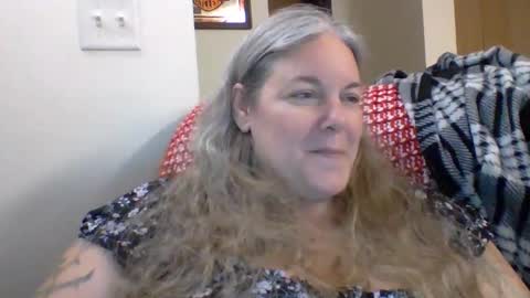 hippysnewhere online show from June 2026 11:38:02 PM