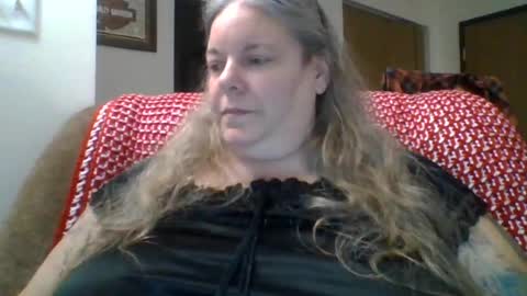 hippysnewhere online show from June 2026 03:48:02 AM