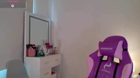 Snapshot of hipshannah chatting on November 2025 08:51:01 PM H A N N A H online show from November 2025 08:51:01 PM