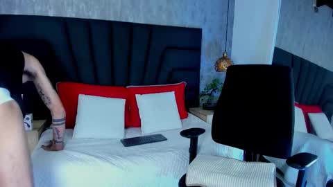 Hisoka online show from October 2025 01:17:01 AM