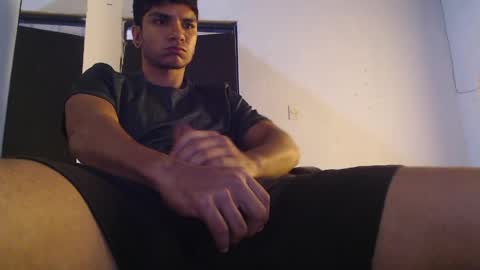 Snapshot of hispanic_boy chatting on May 2026 04:46:01 PM Juan c online show from May 2026 04:46:01 PM