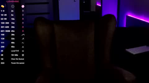 Snapshot of hitchcocianblonde_ chatting on November 2025 06:18:01 PM Mary online show from November 2025 06:18:01 PM