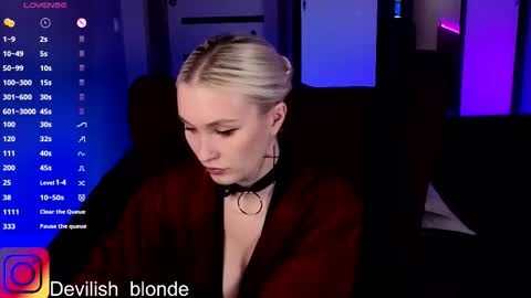 Snapshot of hitchcocianblonde_ chatting on March 2026 06:48:01 PM Mary online show from March 2026 06:48:01 PM