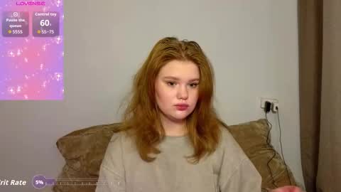 Snapshot of hitomi2 chatting on February 2026 02:32:02 AM Dina online show from February 2026 02:32:02 AM