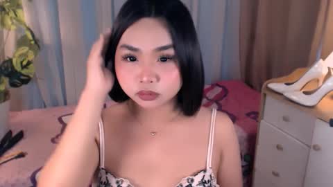 Snapshot of hoellygia chatting on February 2026 10:20:02 PM IM NEW HERE ITS ME GIA online show from February 2026 10:20:02 PM
