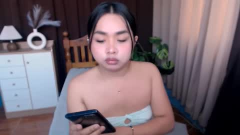 Snapshot of hoellygia chatting on March 2026 01:56:01 AM IM NEW HERE ITS ME GIA online show from March 2026 01:56:01 AM
