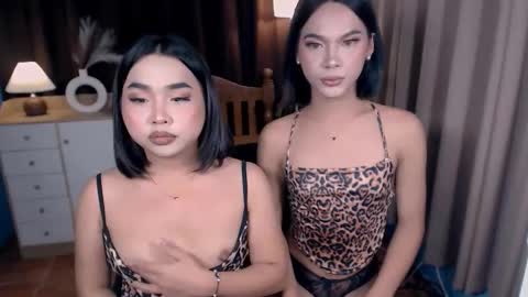 Snapshot of hoellygia chatting on March 2026 10:52:01 AM IM NEW HERE ITS ME GIA online show from March 2026 10:52:01 AM