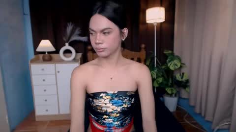 Snapshot of hoellygia chatting on March 2026 07:00:02 AM IM NEW HERE ITS ME GIA online show from March 2026 07:00:02 AM