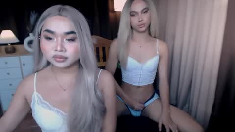 Snapshot of hoellygia chatting on March 2026 09:02:02 AM IM NEW HERE ITS ME GIA online show from March 2026 09:02:02 AM