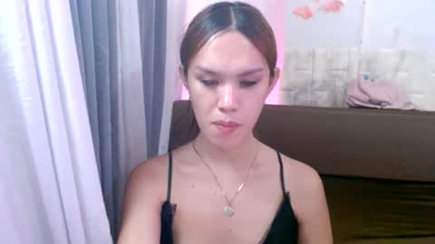 Snapshot of hoelylaylia chatting on June 2026 08:15:02 AM Laylia3 online show from June 2026 08:15:02 AM