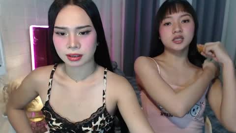 hoelymolly online show from April 2026 07:29:02 PM