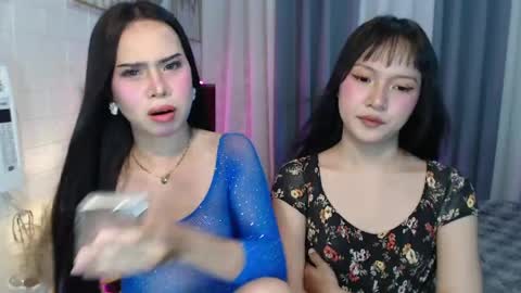 hoelymolly online show from April 2026 08:57:02 PM