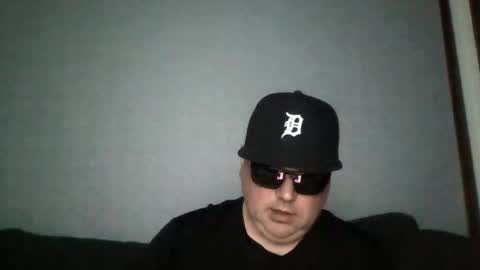 holden_minutz online show from April 2026 07:59:02 AM