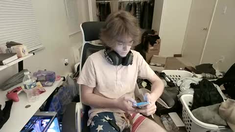 Snapshot of holdmybock chatting on December 2024 12:05:02 PM holdmybock online show from December 2024 12:05:02 PM