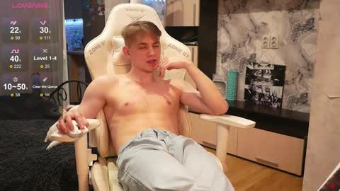 Snapshot of holiday_boys chatting on November 2025 09:50:02 PM Extaz Athrey Howard online show from November 2025 09:50:02 PM