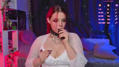 Snapshot of hollisbelch chatting on September 2025 04:11:01 PM Lux online show from September 2025 04:11:01 PM