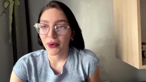 Snapshot of hollisguerrette chatting on April 2026 05:27:01 AM Sofia online show from April 2026 05:27:01 AM